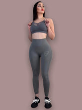 Load image into Gallery viewer, The Seamless Tail  Lifting Sports Leggings (Grey)
