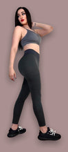 Load image into Gallery viewer, &quot;TikTok&quot; Tail Lift Legging
